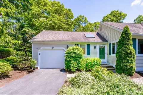 37 Pine Hill Blvd, Mashpee, MA 02649