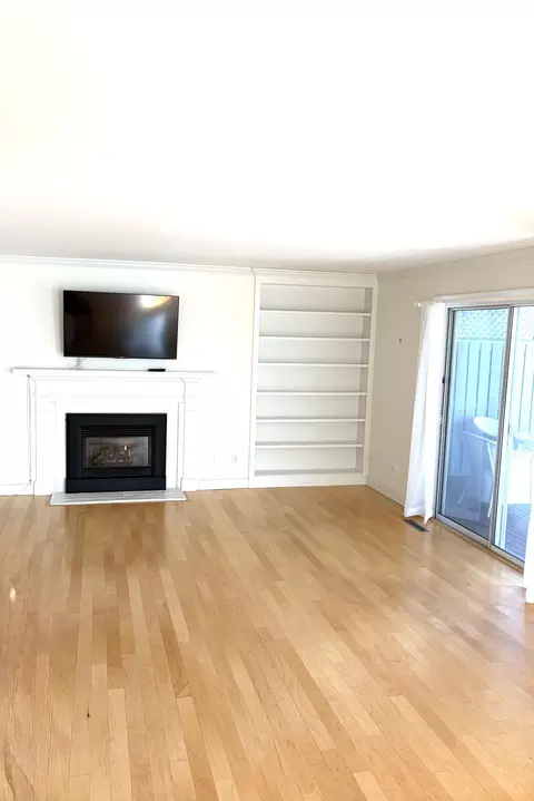 Living - 39 Tower Hill Rd #18A, Osterville, MA 02655 photo 1 of 2