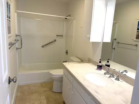 Bath - 39 Tower Hill Rd #18A, Osterville, MA 02655 photo 1 of 2