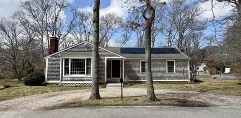 1309 Shootflying Hill Rd, Centerville, MA 02632