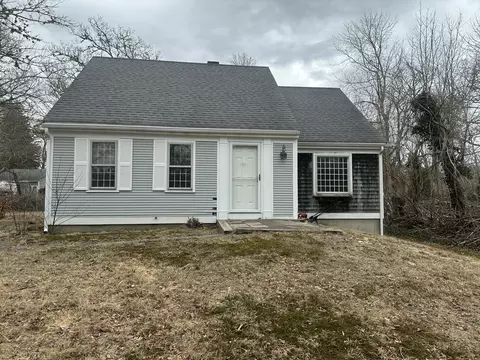 33 Old Colony Rd, Harwich, MA 02645