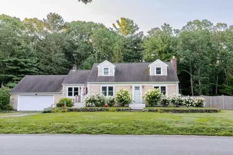 23 Clubhouse Dr, Pocasset, MA 02559