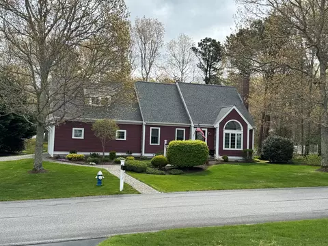 46 Snead Dr, Mashpee, MA 02649