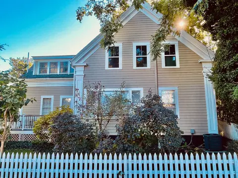 12 Cottage St UNIT 2, Provincetown, MA 02657