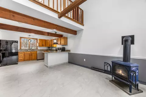 186 Walnut St, Hyannis, MA 02601
