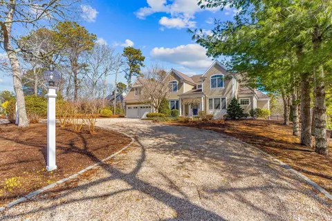 36 Troon Way, Mashpee, MA 02649