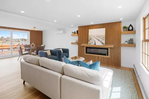 Living - 8 Pine Tree Dr, Wareham, MA 02571 photo 2 of 4