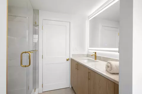 Bath - 8 Pine Tree Dr, Wareham, MA 02571 photo 3 of 4