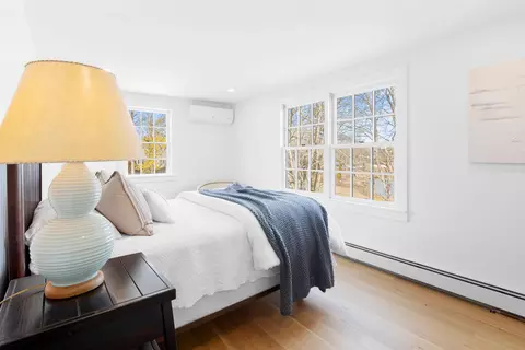 Bedroom - 8 Pine Tree Dr, Wareham, MA 02571 photo 4 of 5