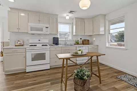 Kitchen - 20 Evergreen St, Onset, MA 02558 photo 2 of 3