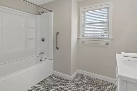 Bath - 20 Evergreen St, Onset, MA 02558 photo 3 of 4