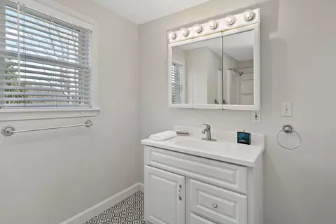 Bath - 20 Evergreen St, Onset, MA 02558 photo 4 of 4