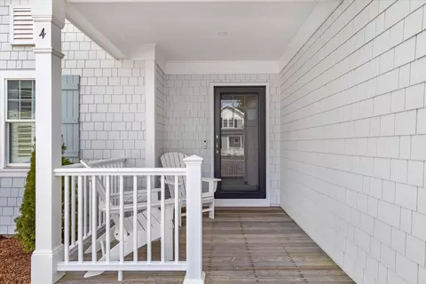 Exterior - 4 Cobblestone Cir, Mashpee, MA 02649 photo 4 of 6