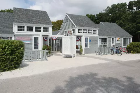 Exterior - 4 Cobblestone Cir, Mashpee, MA 02649 photo 6 of 6