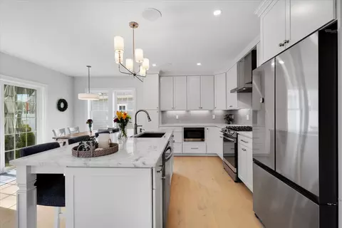 Kitchen - 4 Cobblestone Cir, Mashpee, MA 02649 photo 3 of 3
