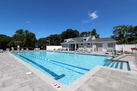 Exterior - 4 Cobblestone Cir, Mashpee, MA 02649 photo 5 of 6