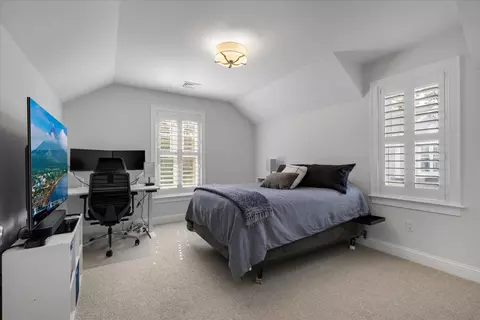 Bedroom - 4 Cobblestone Cir, Mashpee, MA 02649 photo 4 of 6