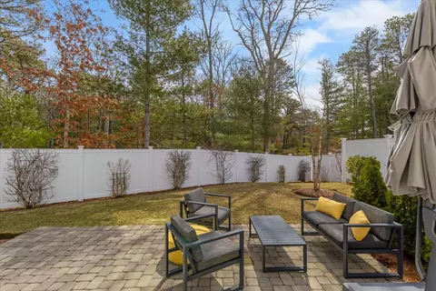 Exterior - 4 Cobblestone Cir, Mashpee, MA 02649 photo 2 of 6