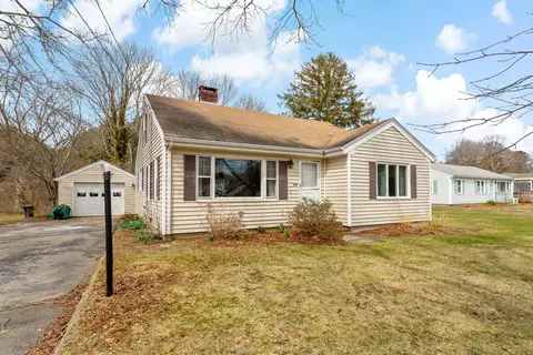 404 Sandwich Rd, East Falmouth, MA 02536