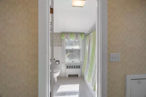 Bath - 2 Shell Ln, Orleans, MA 02653 photo 2 of 3