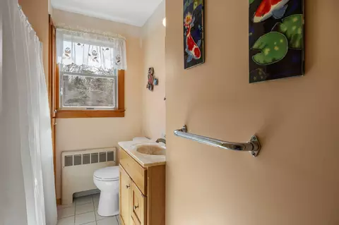 Bath - 2 Shell Ln, Orleans, MA 02653 photo 1 of 3