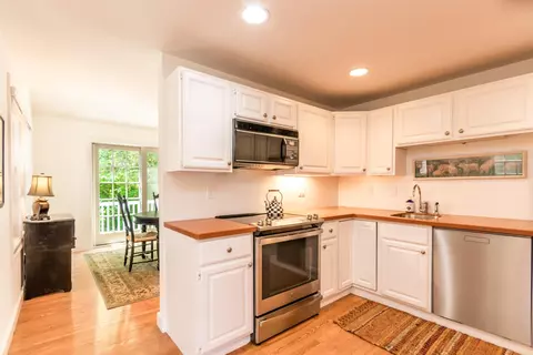 15 Hampton Ct UNIT 15, Mashpee, MA 02649 photo 11