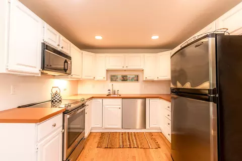 15 Hampton Ct UNIT 15, Mashpee, MA 02649 photo 7