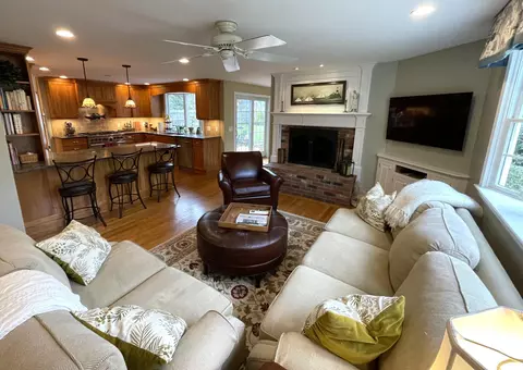 Kitchen - 40 Riverview Ln, Centerville, MA 02632 photo 3 of 5