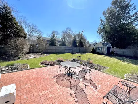 Exterior - 40 Riverview Ln, Centerville, MA 02632 photo 5 of 7
