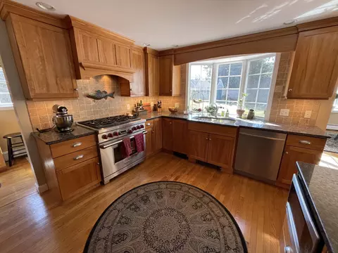 Kitchen - 40 Riverview Ln, Centerville, MA 02632 photo 2 of 5