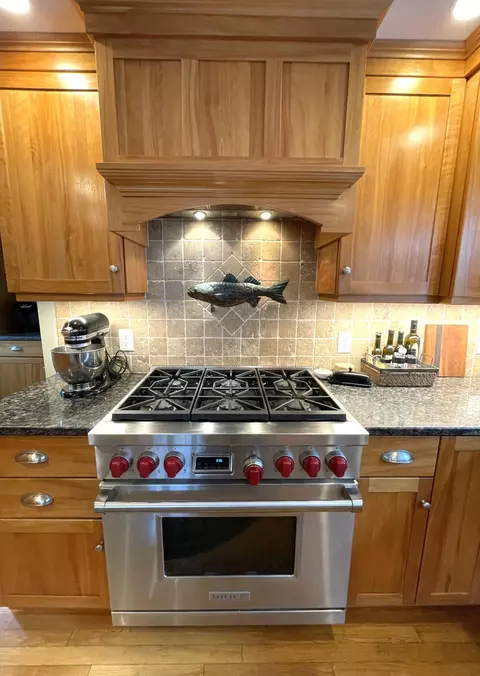 Kitchen - 40 Riverview Ln, Centerville, MA 02632 photo 5 of 5