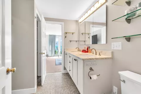 Bath - 90 Ring Rd, Wellfleet, MA 02667 photo 3 of 7