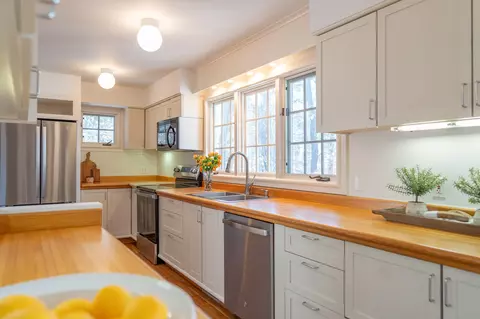 Kitchen - 65 75 Deer Path Way, Wellfleet, MA 02667 photo 3 of 3