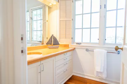Bath - 65 75 Deer Path Way, Wellfleet, MA 02667 photo 5 of 7