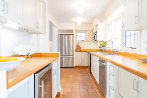 Kitchen - 65 75 Deer Path Way, Wellfleet, MA 02667 photo 1 of 3