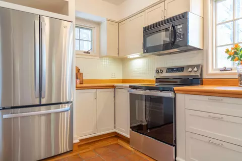 Kitchen - 65 75 Deer Path Way, Wellfleet, MA 02667 photo 2 of 3