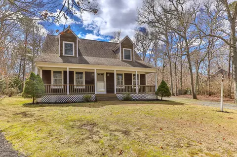 25 Kerry Dr, Marstons Mills, MA 02648