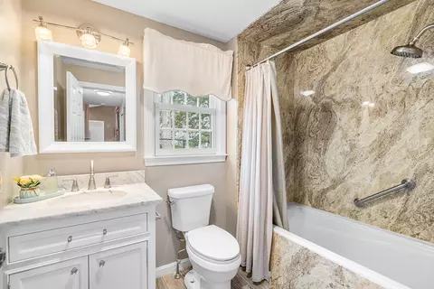Bath - 175 Old Post Rd, Centerville, MA 02632 photo 2 of 2