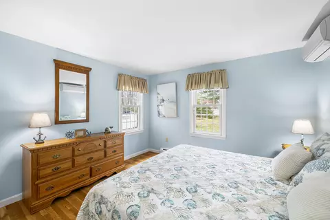 Bedroom - 175 Old Post Rd, Centerville, MA 02632 photo 5 of 7