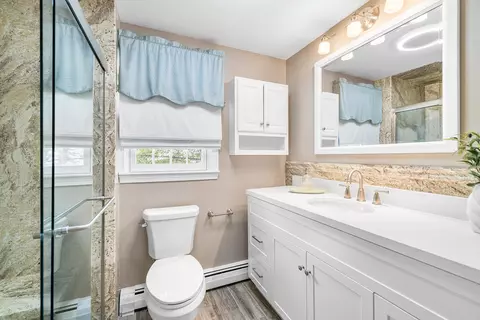 Bath - 175 Old Post Rd, Centerville, MA 02632 photo 1 of 2