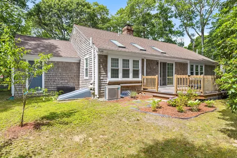 Exterior - 175 Old Post Rd, Centerville, MA 02632 photo 8 of 9