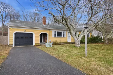 66 Arrowhead Dr, Hyannis, MA 02601
