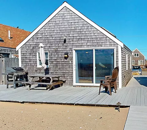 596 Shore Rd UNIT G, North Truro, MA 02652