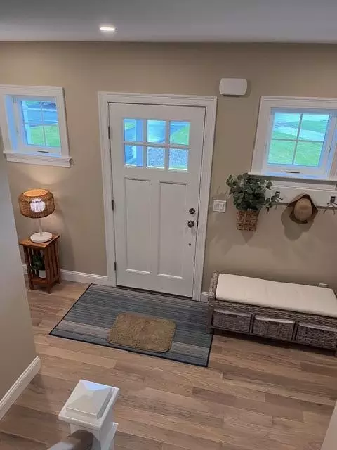 Entry Way - 26 Cobblestone Cir, Mashpee, MA 02649 photo 1 of 2