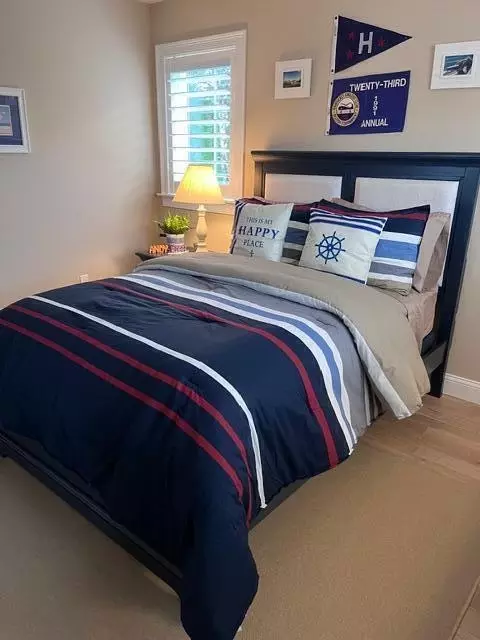 Bedroom - 26 Cobblestone Cir, Mashpee, MA 02649 photo 3 of 4