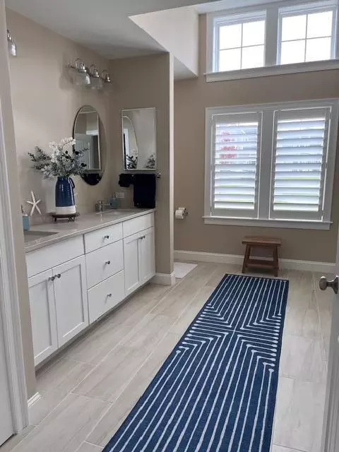 Bath - 26 Cobblestone Cir, Mashpee, MA 02649 photo 1 of 5
