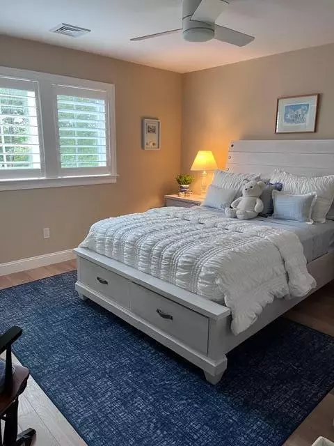 Bedroom - 26 Cobblestone Cir, Mashpee, MA 02649 photo 4 of 4