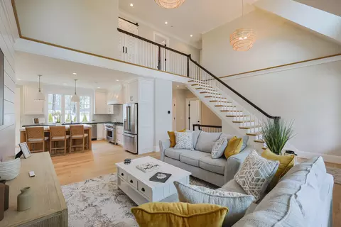 72 Woodside Dr, East Falmouth, MA 02536