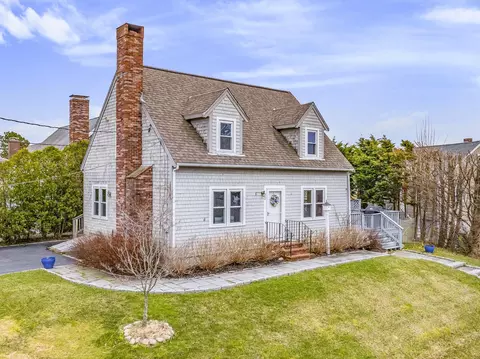 1 Burg Ave, Sandwich, MA 02563