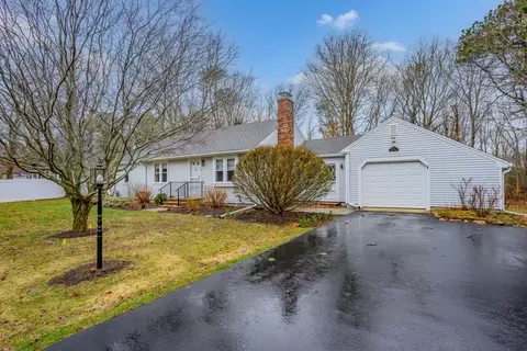 5 Duchess Dr, Sandwich, MA 02563